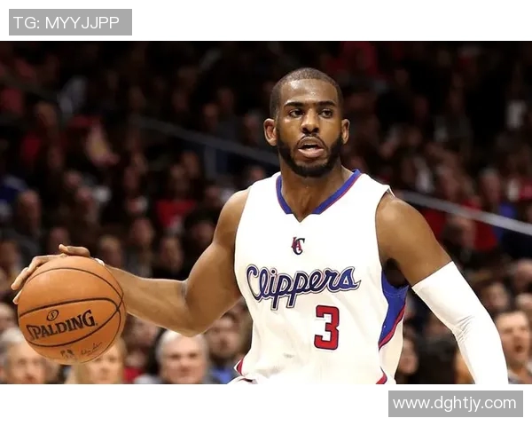 黄蜂队保罗重返赛场展现领导力助力球队争夺季后赛席位